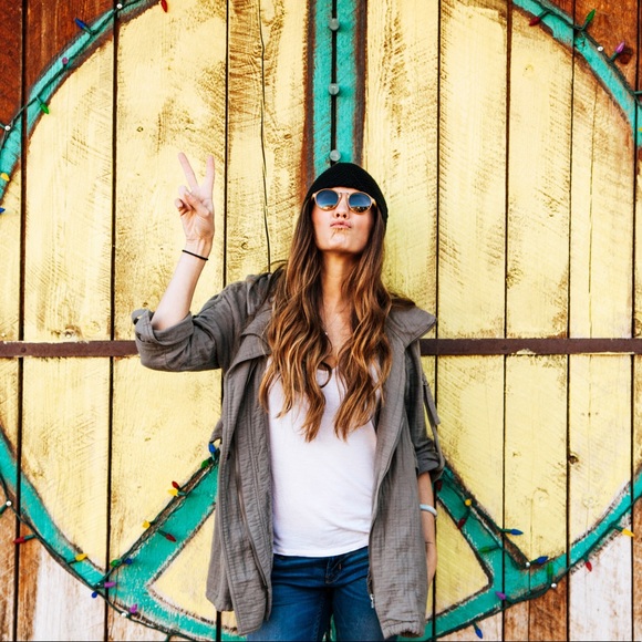 Meet your Posher, Purple Door Denim & More. - Picture 2 of 2